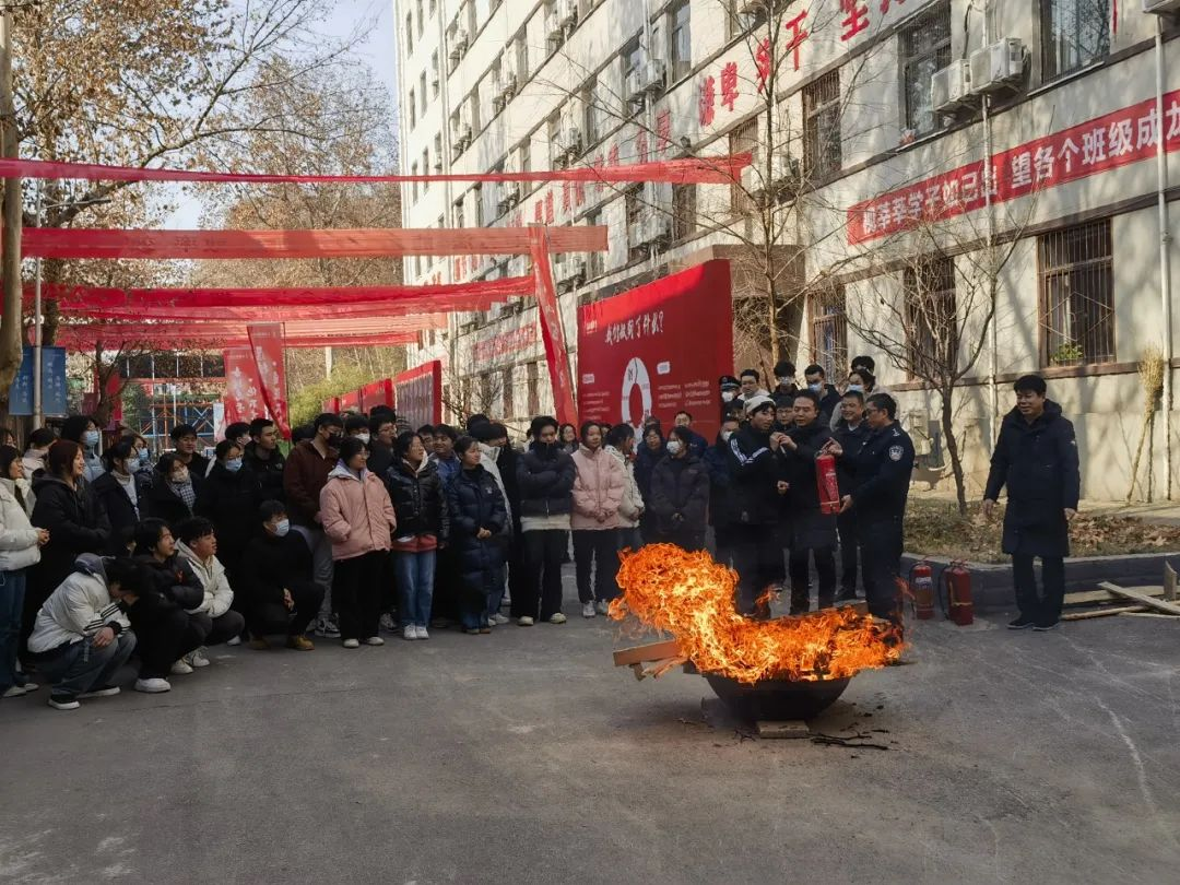 預(yù)防為主，生命至上！我校組織開展消防應(yīng)急演練