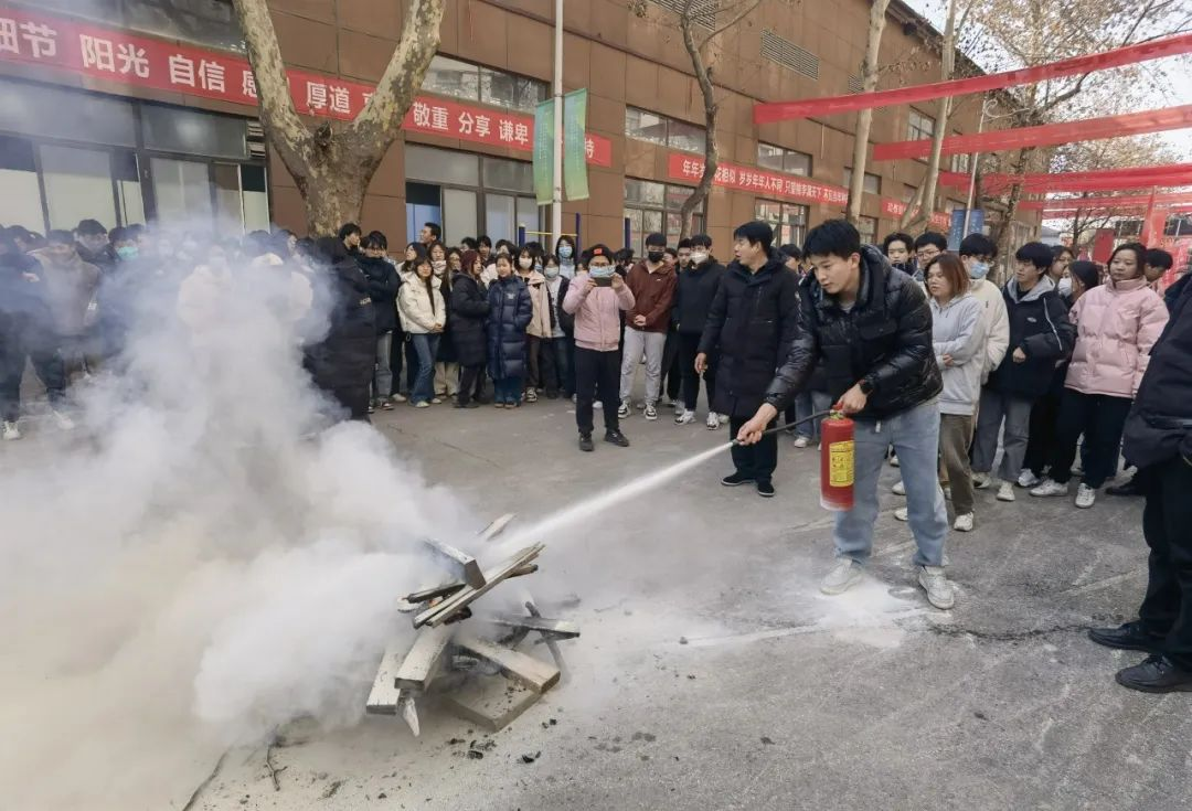 預(yù)防為主，生命至上！我校組織開展消防應(yīng)急演練